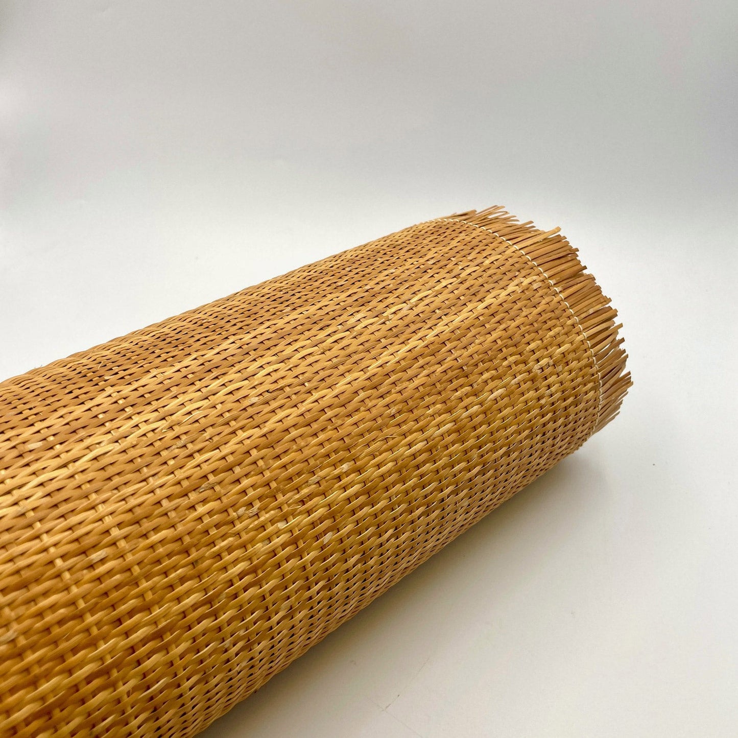 Metro lineal de Tejido ratán oscuro tupido tiras de 2 mm Ancho 60,96 cm. - Natkits