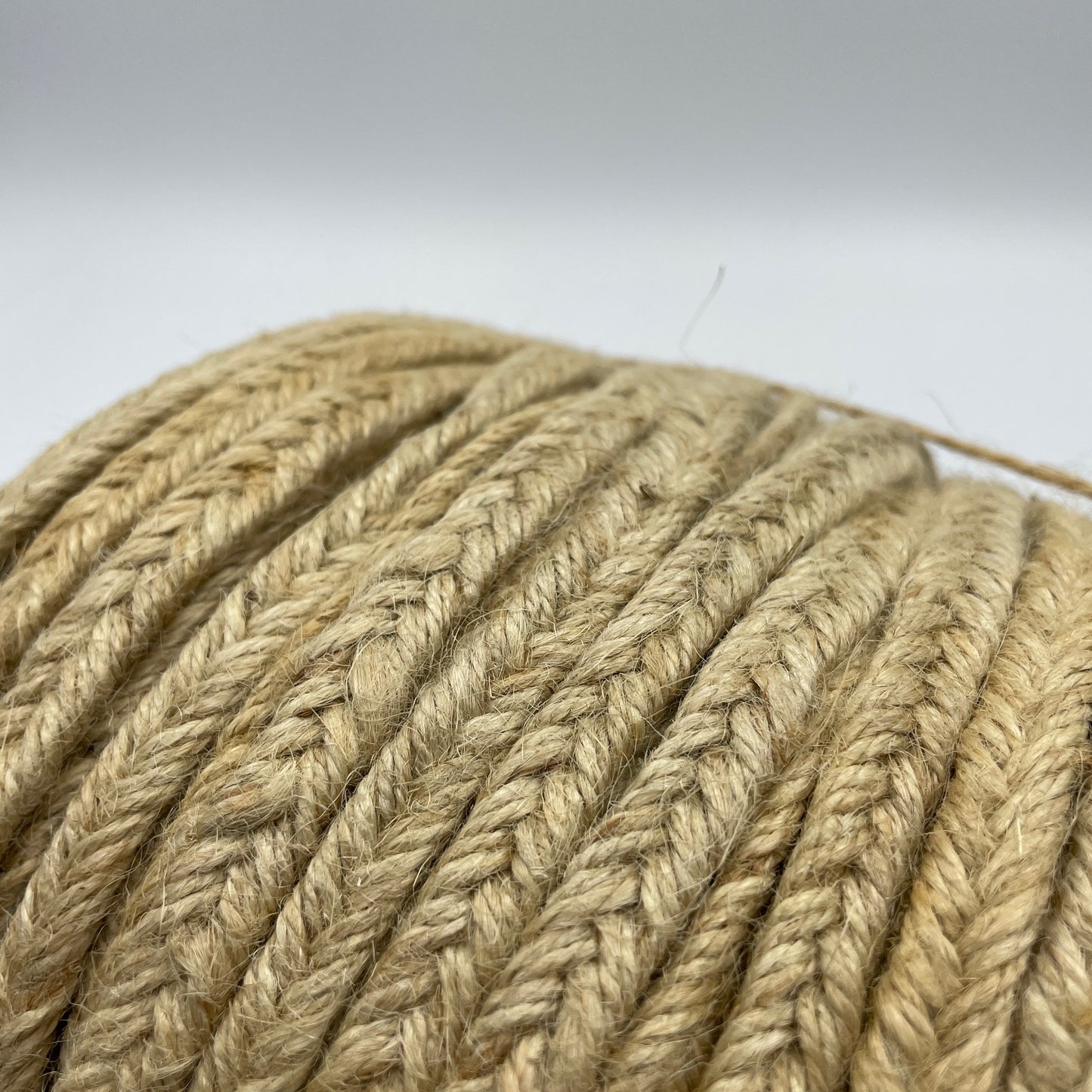 Trenza de Yute Natural 8/10 mm Bobina 2 kilos - 65 mtrs - Natkits