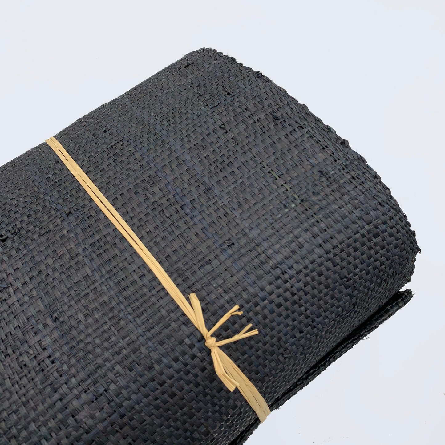 Metro lineal de Tejido de rafia trama ancha color Negro ancho 120 cm. Precio: 14,88€ + I.V.A - Natkits